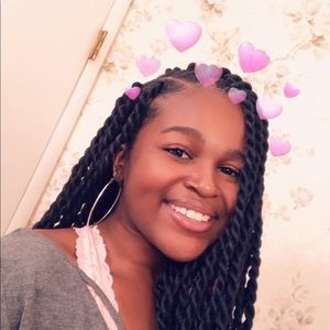 Meet your Posher, Aisha